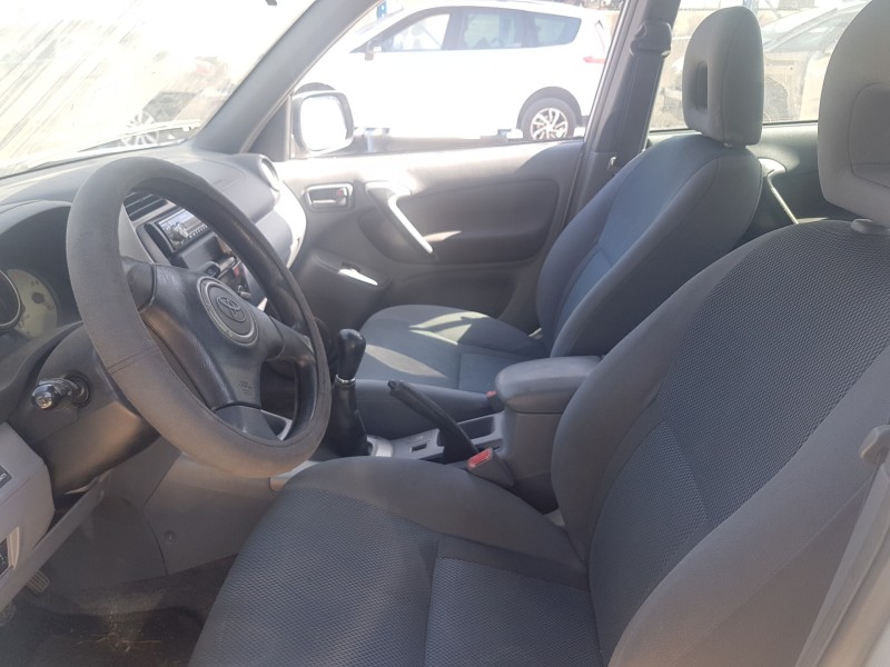 toyota rav 4 (a2) del año 2000