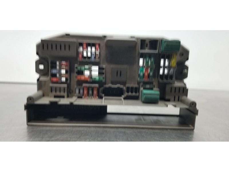 Recambio de caja reles / fusibles para bmw x5 (e70) 3.0d referencia OEM IAM 6931690  