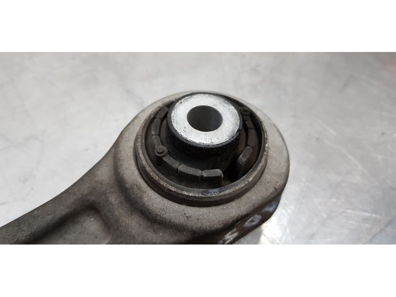 Recambio de brazo suspension inferior delantero derecho para audi a4 ber. (b8) basis referencia OEM IAM 8K0407152F  