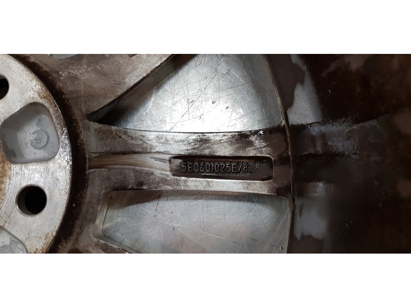 Recambio de llanta para skoda octavia combi (5e5) ambition referencia OEM IAM 5E0601025B   Recambio de llanta para skoda octavia combi (5e5) ambition referencia OEM IAM 5E0601025B