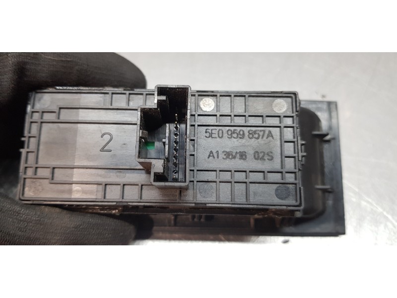 Recambio de mando elevalunas delantero izquierdo para skoda octavia combi (5e5) ambition referencia OEM IAM 5E0959857AWHS 5E0959 Recambio de mando elevalunas delantero izquierdo para skoda octavia combi (5e5) ambition referencia OEM IAM 5E0959857AWHS 5E0959