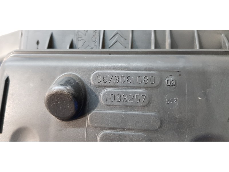 Recambio de filtro aire para citroen c4 lim. exclusive referencia OEM IAM 9677080980  