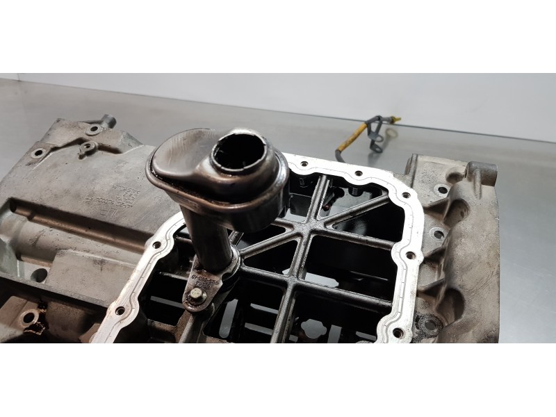 Recambio de sobrecarter para land rover range rover sport v6 td se referencia OEM IAM LR011693 4H2Q6U004FC 