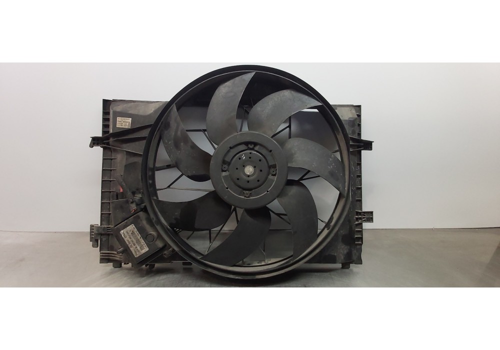 Recambio de electroventilador para mercedes clase c (w203) berlina 200 cdi (203.004) referencia OEM IAM A2035000293 A2035000193 