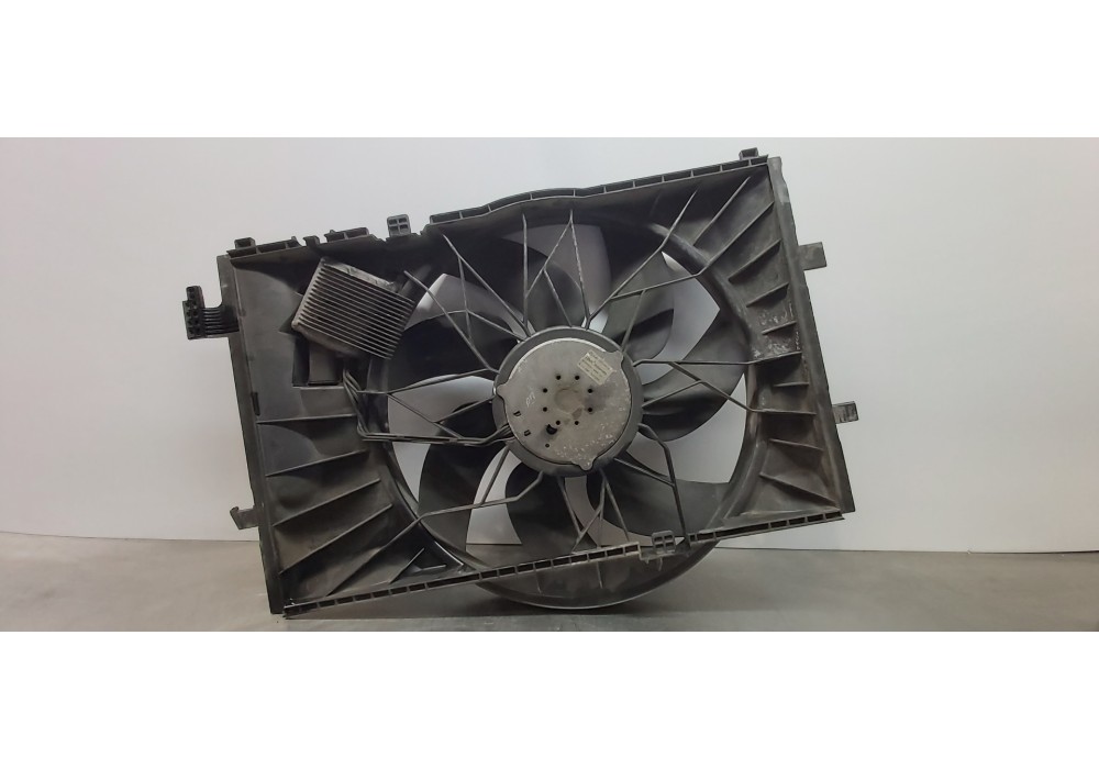 Recambio de electroventilador para mercedes clase c (w203) berlina 200 cdi (203.004) referencia OEM IAM A2035000293 A2035000193  Recambio de electroventilador para mercedes clase c (w203) berlina 200 cdi (203.004) referencia OEM IAM A2035000293 A2035000193