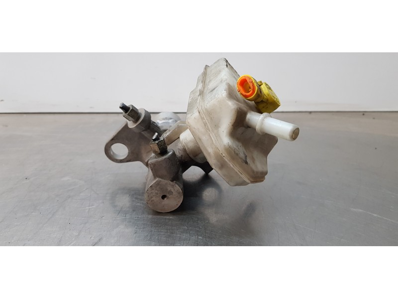 Recambio de bomba freno para opel zafira tourer selective referencia OEM IAM 13286445  