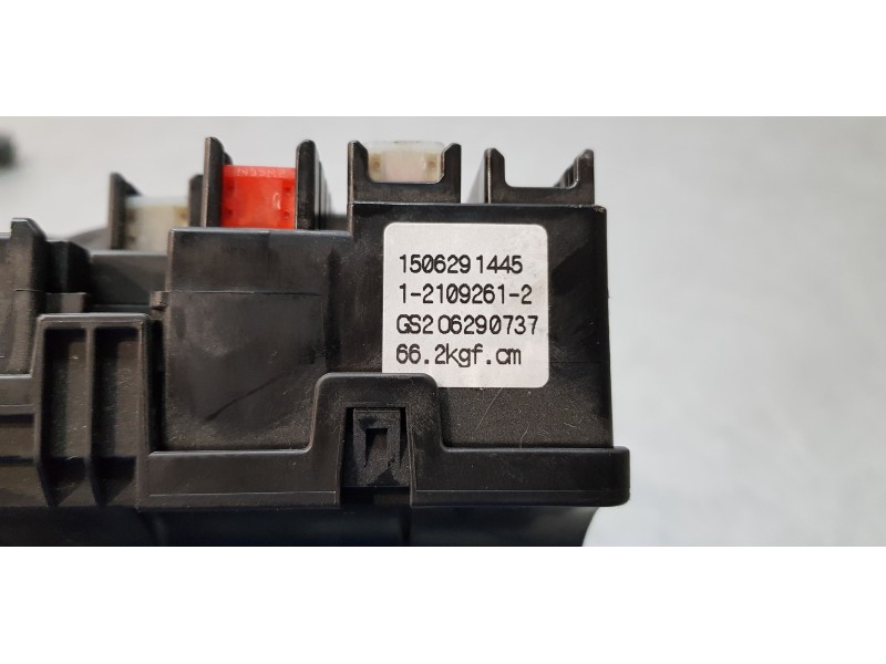 Recambio de caja reles / fusibles para opel mokka selective referencia OEM IAM 121092612   Recambio de caja reles / fusibles para opel mokka selective referencia OEM IAM 121092612