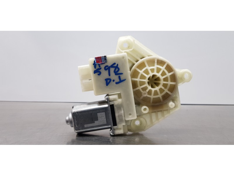 Recambio de motor elevalunas delantero izquierdo para skoda rapid active referencia OEM IAM 6V1959801B   Recambio de motor elevalunas delantero izquierdo para skoda rapid active referencia OEM IAM 6V1959801B