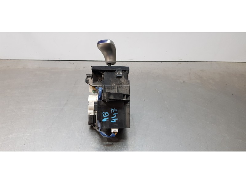 Recambio de palanca cambio para toyota auris touring sports (e18) hybrid active referencia OEM IAM 3355012G20B0   Recambio de palanca cambio para toyota auris touring sports (e18) hybrid active referencia OEM IAM 3355012G20B0