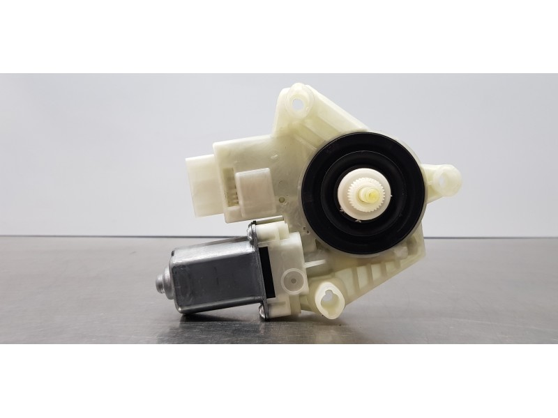 Recambio de motor elevalunas trasero derecho para skoda rapid active referencia OEM IAM 5JA959812L  