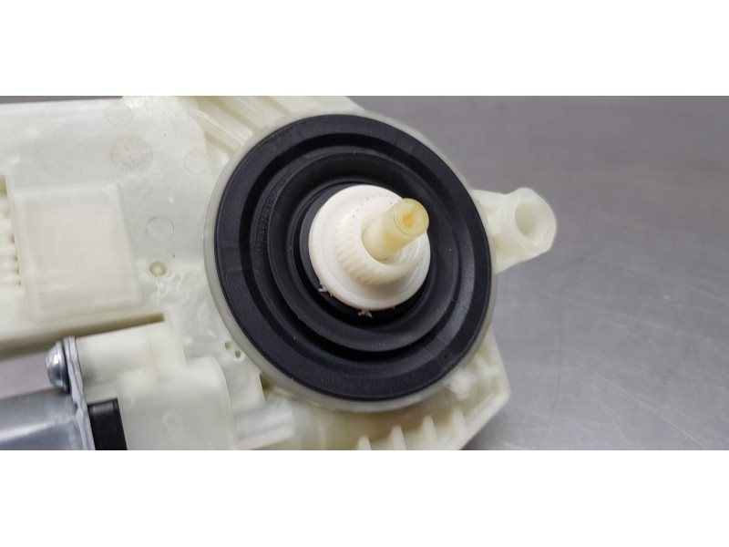 Recambio de motor elevalunas trasero derecho para skoda rapid active referencia OEM IAM 5JA959812L  