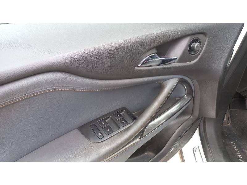 opel zafira tourer del año 2012