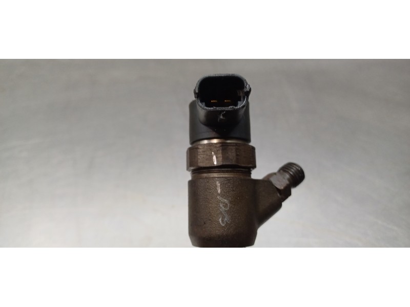 Recambio de inyector para opel corsa c cosmo referencia OEM IAM 0445110083  