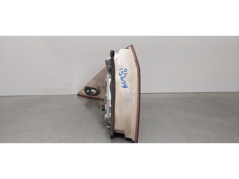 Recambio de piloto trasero derecho para mercedes clase c (w203) berlina 200 cdi (203.004) referencia OEM IAM A2038200264   Recambio de piloto trasero derecho para mercedes clase c (w203) berlina 200 cdi (203.004) referencia OEM IAM A2038200264