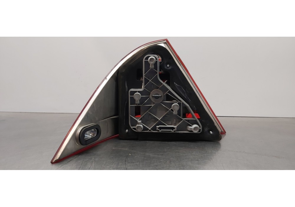 Recambio de piloto trasero derecho para mercedes clase c (w203) berlina 200 cdi (203.004) referencia OEM IAM A2038200264   Recambio de piloto trasero derecho para mercedes clase c (w203) berlina 200 cdi (203.004) referencia OEM IAM A2038200264