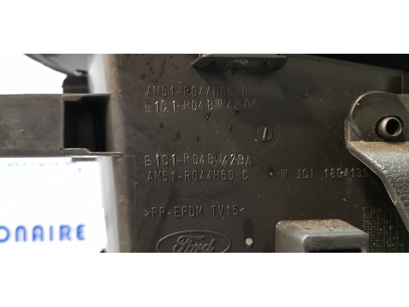 Recambio de apoyabrazos central para ford c-max (ceu) titanium referencia OEM IAM E1C1R048W42BA   Recambio de apoyabrazos central para ford c-max (ceu) titanium referencia OEM IAM E1C1R048W42BA