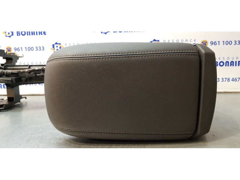Recambio de apoyabrazos central para ford c-max (ceu) titanium referencia OEM IAM E1C1R048W42BA   Recambio de apoyabrazos central para ford c-max (ceu) titanium referencia OEM IAM E1C1R048W42BA