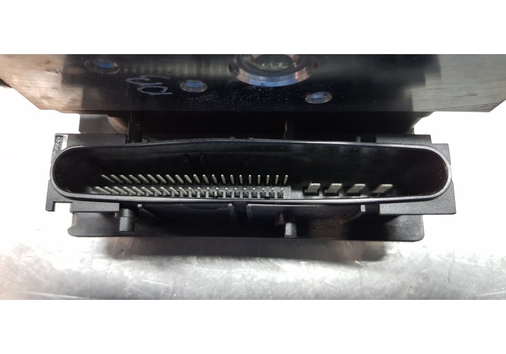 Recambio de abs para land rover range rover sport v6 td se referencia OEM IAM SRB500450 0265235020 SRB500440