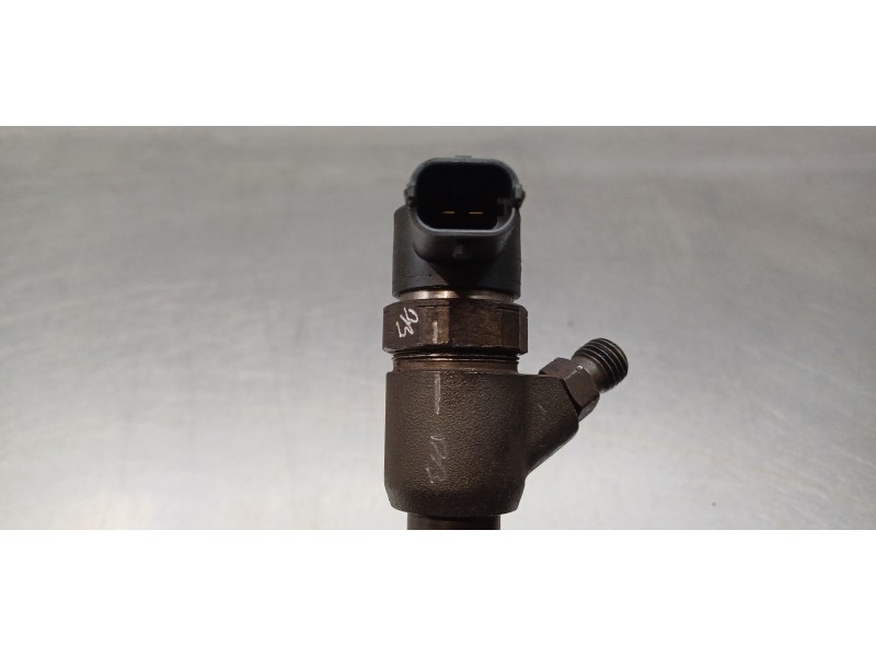 Recambio de inyector para opel corsa c cosmo referencia OEM IAM 0445110083  