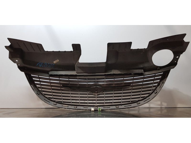 Recambio de rejilla delantera para chrysler voyager (rg) 3.3 lx grand voyager referencia OEM IAM 04857218AC  