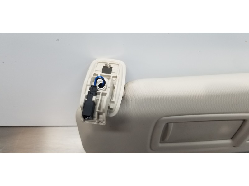 Recambio de parasol izquierdo para bmw serie x3 (g01) xdrive20d referencia OEM IAM 51167445667  