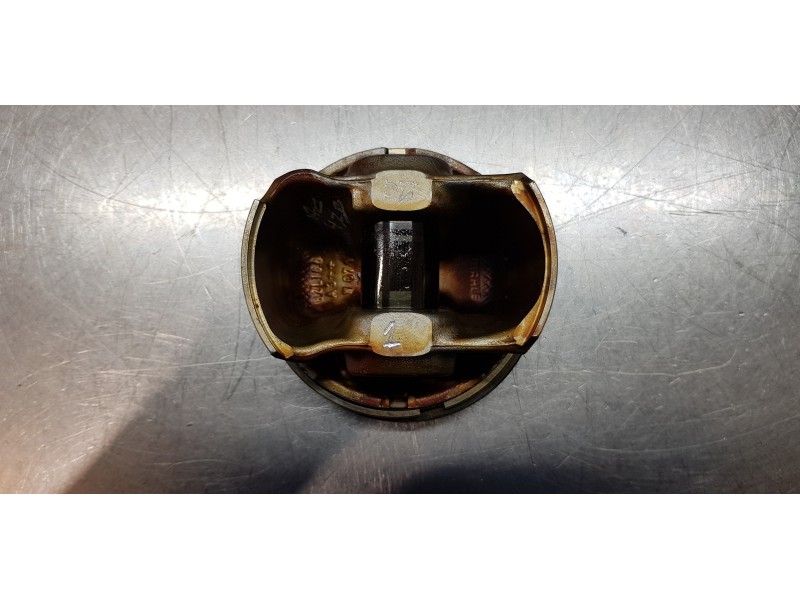 Recambio de piston para volkswagen golf vii lim. (bq1) gti referencia OEM IAM 06K107065F  