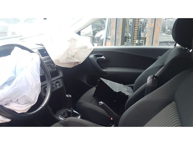 volkswagen polo (6r1) del año 2010