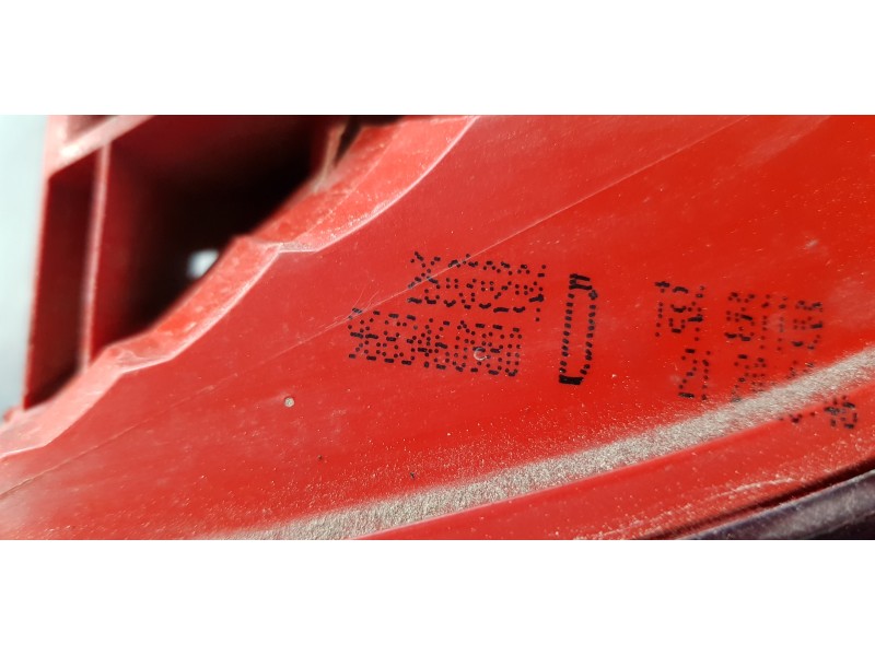 Recambio de piloto trasero derecho interior para peugeot 3008 premium referencia OEM IAM 9683460980  