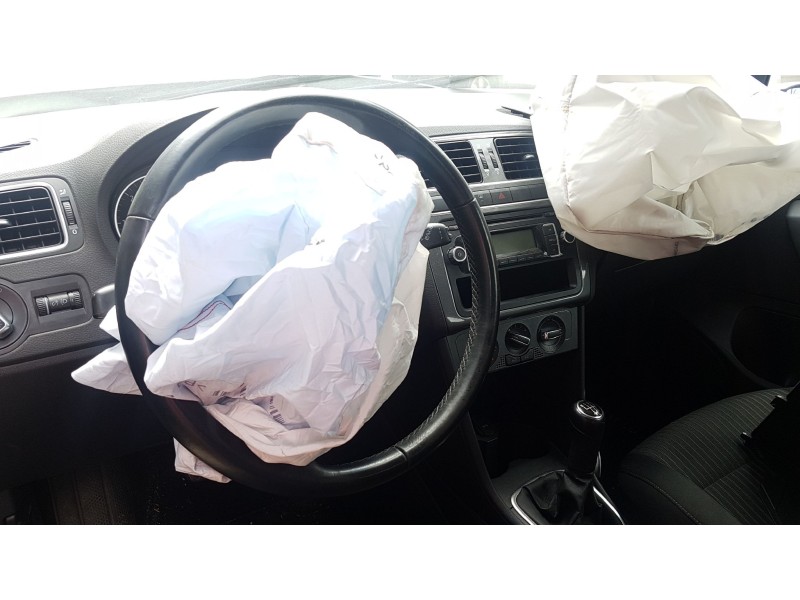 volkswagen polo (6r1) del año 2010