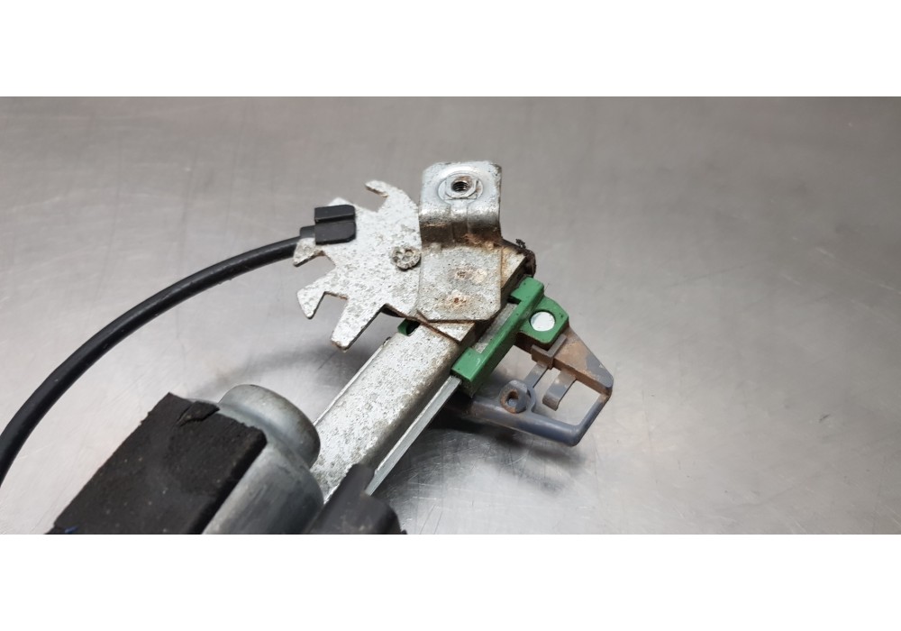 Recambio de elevalunas delantero derecho para renault megane ii berlina 3p confort authentique referencia OEM IAM 8201010927   Recambio de elevalunas delantero derecho para renault megane ii berlina 3p confort authentique referencia OEM IAM 8201010927