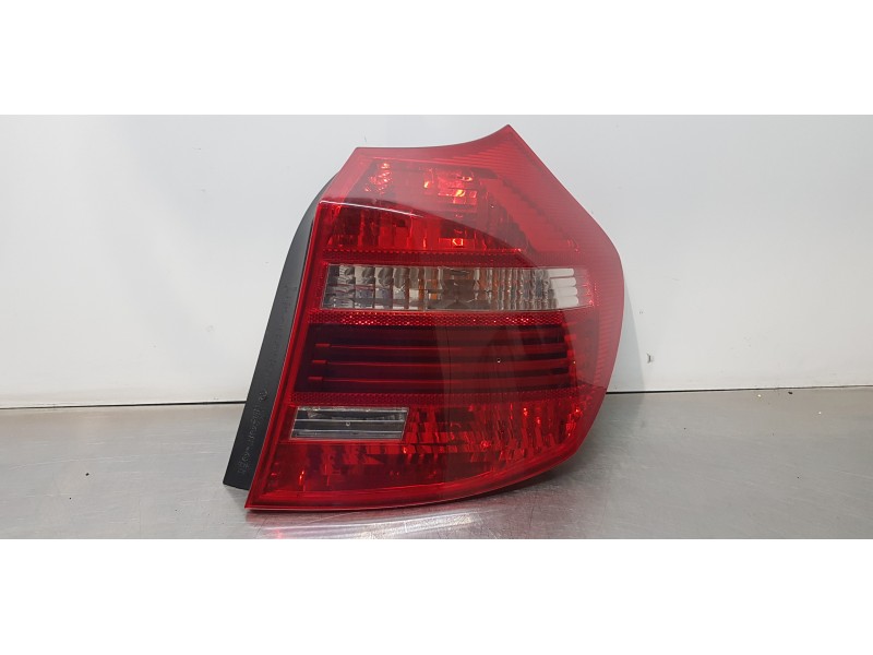 Recambio de piloto trasero derecho para bmw serie 1 berlina (e81/e87) 116d referencia OEM IAM 63210397035  