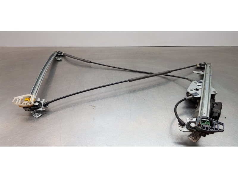 Recambio de elevalunas delantero derecho para renault megane ii berlina 3p confort authentique referencia OEM IAM 8201010927   Recambio de elevalunas delantero derecho para renault megane ii berlina 3p confort authentique referencia OEM IAM 8201010927