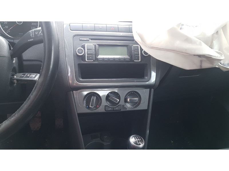 volkswagen polo (6r1) del año 2010