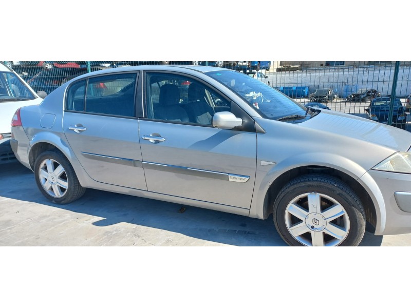 renault megane ii classic berlina del año 2004