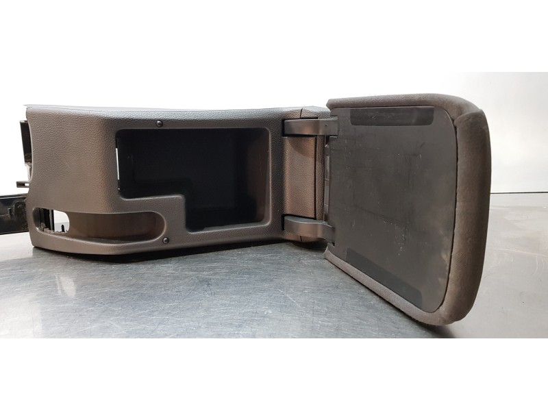 Recambio de apoyabrazos central para volkswagen golf v berlina (1k1) sportline 4motion referencia OEM IAM 1K0864207E   Recambio de apoyabrazos central para volkswagen golf v berlina (1k1) sportline 4motion referencia OEM IAM 1K0864207E