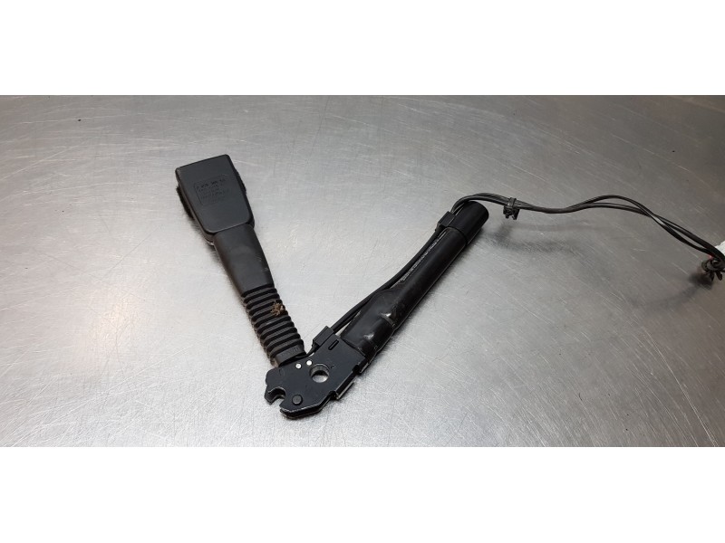 Recambio de pretensor airbag derecho para bmw serie 3 touring (f31) 318d referencia OEM IAM 7259388  