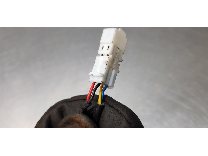 Recambio de pretensor airbag derecho para bmw serie 3 touring (f31) 318d referencia OEM IAM 7259388  