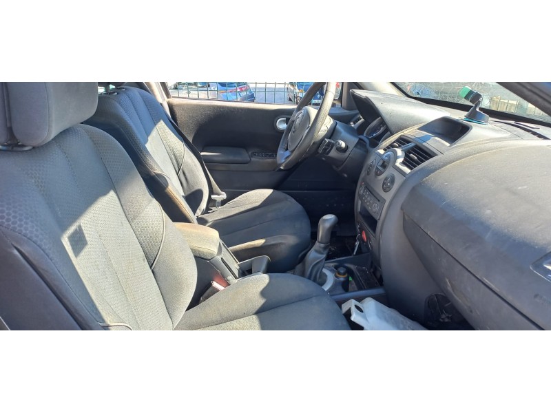 renault megane ii classic berlina del año 2004