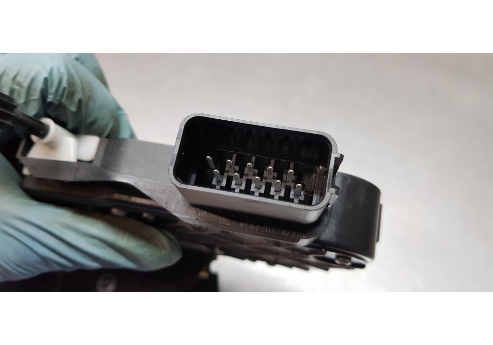 Recambio de cerradura puerta delantera derecha para land rover range rover sport v6 td se referencia OEM IAM FQJ500420 4H2A21812