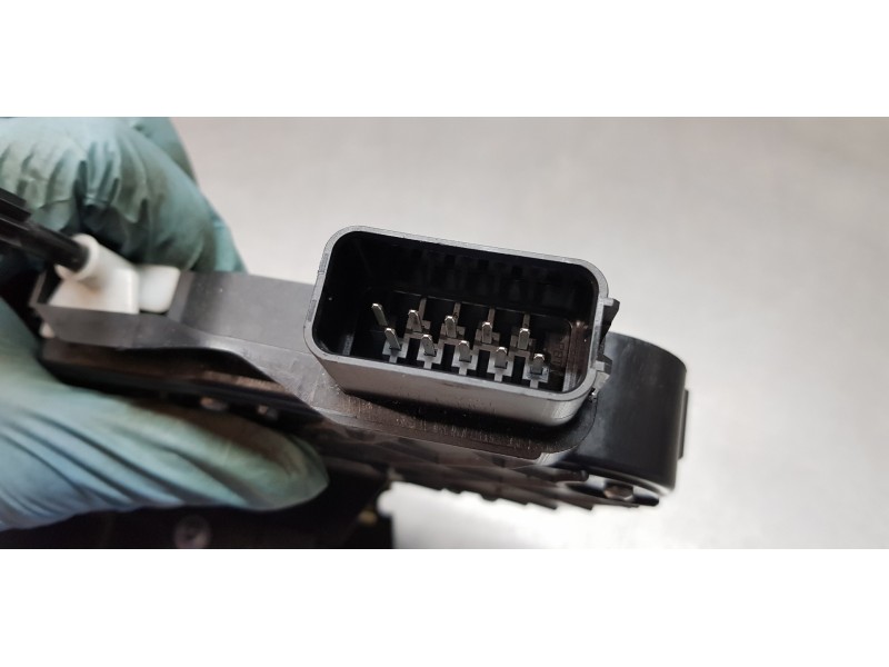 Recambio de cerradura puerta delantera derecha para land rover range rover sport v6 td se referencia OEM IAM FQJ500420 4H2A21812