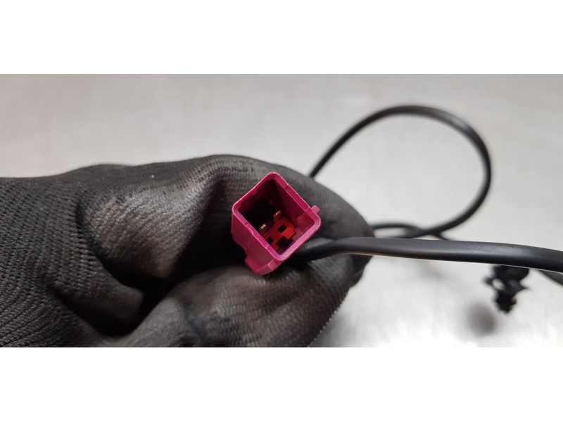 Recambio de pretensor airbag derecho para ford focus lim. (cb8) trend referencia OEM IAM 1852179   Recambio de pretensor airbag derecho para ford focus lim. (cb8) trend referencia OEM IAM 1852179