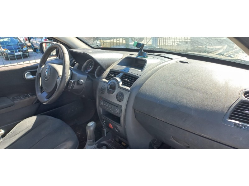 renault megane ii classic berlina del año 2004