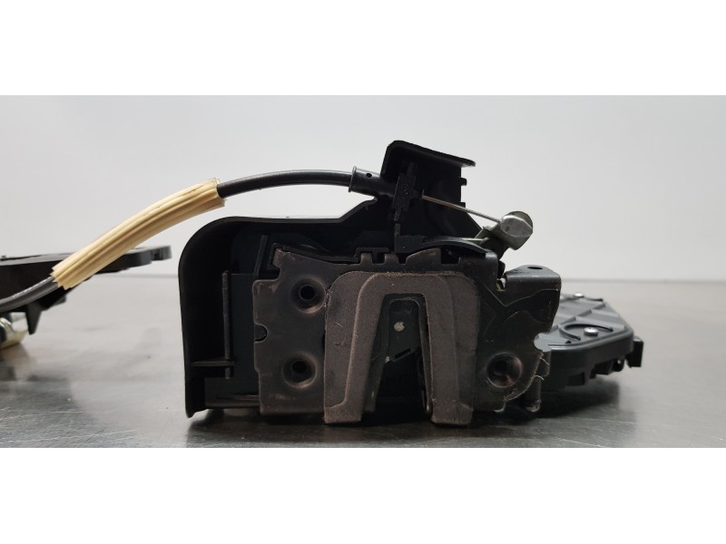 Recambio de cerradura puerta trasera derecha para land rover range rover sport v6 td se referencia OEM IAM FPE500060 7H5A26412AC