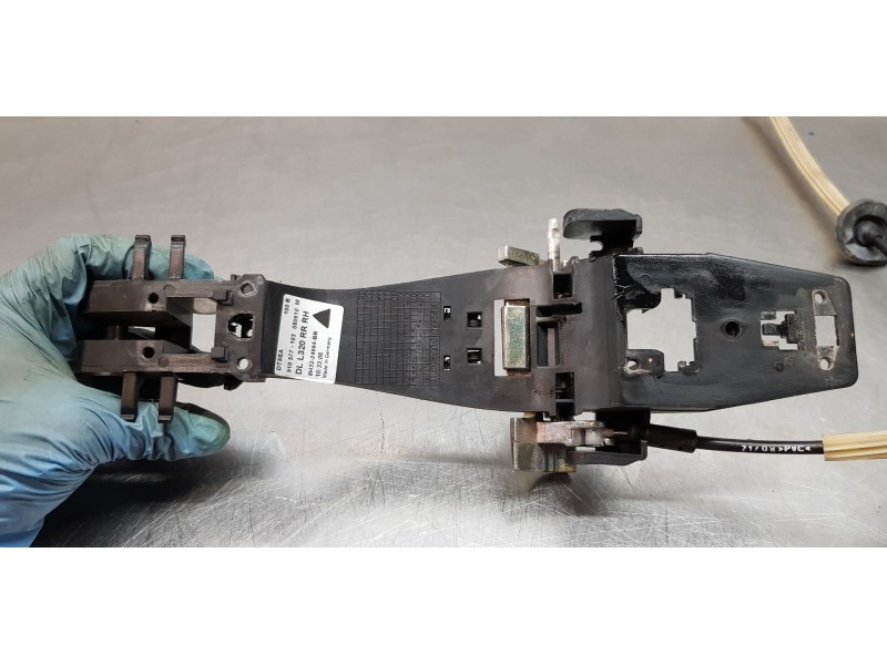 Recambio de cerradura puerta trasera derecha para land rover range rover sport v6 td se referencia OEM IAM FPE500060 7H5A26412AC