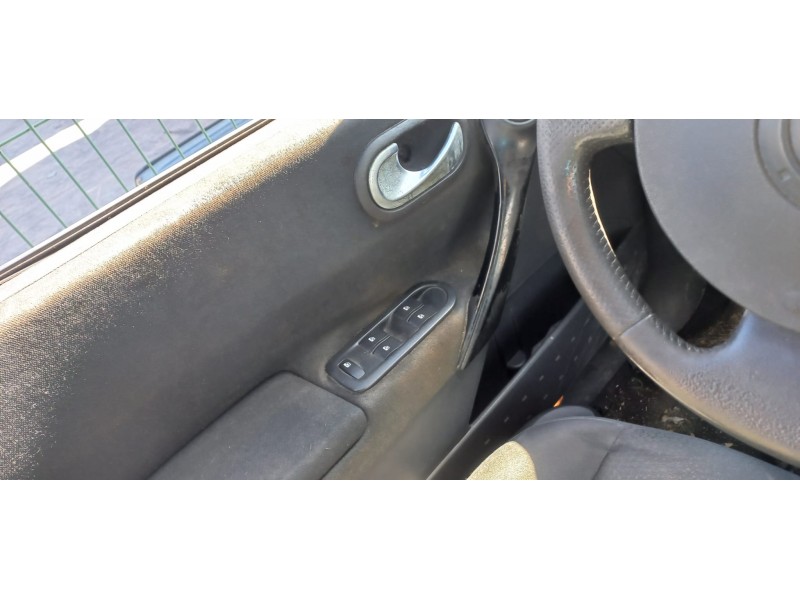 renault megane ii classic berlina del año 2004