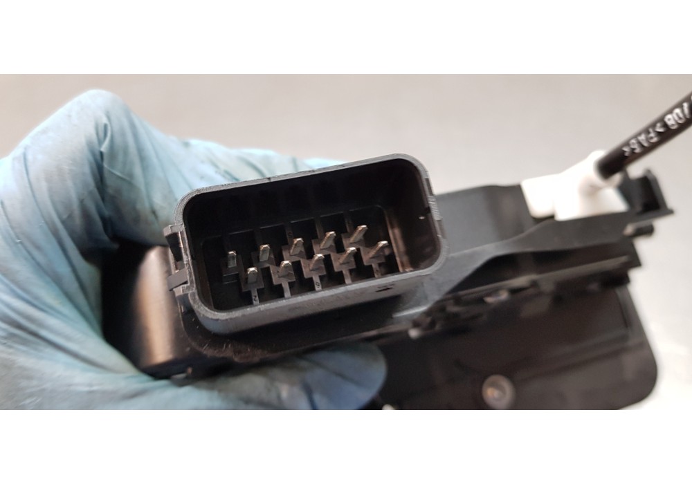 Recambio de cerradura puerta trasera izquierda para land rover range rover sport v6 td se referencia OEM IAM FPE500070 7H5A26413