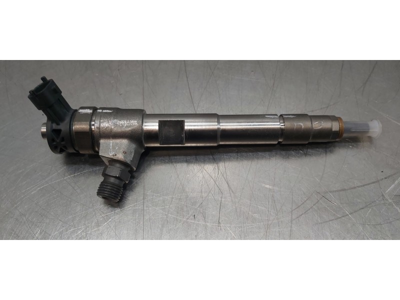 Recambio de inyector para dacia duster ii comfort 4wd referencia OEM IAM 8201636333  
