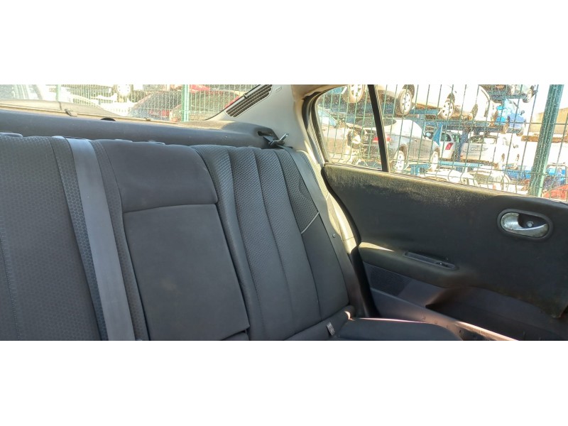 renault megane ii classic berlina del año 2004