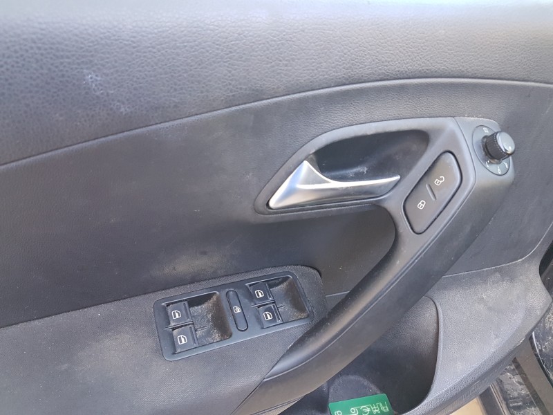 volkswagen polo (6r1) del año 2010