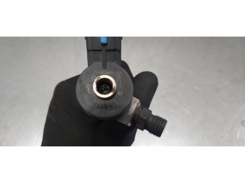 Recambio de inyector para dacia duster ii comfort 4wd referencia OEM IAM 8201636333  